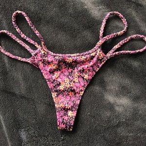 Frankie’s Bikinis bottom